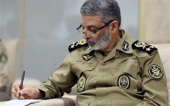 فرمانده کل ارتش سالروز تاسیس سپاه پاسداران انقلاب اسلامی را تبریک گفت
