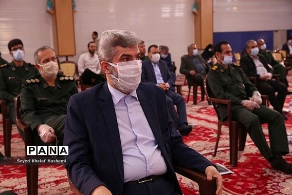 تجلیل از دست اندرکاران کنگره سرداران و 2 هزار شهید استان بوشهر