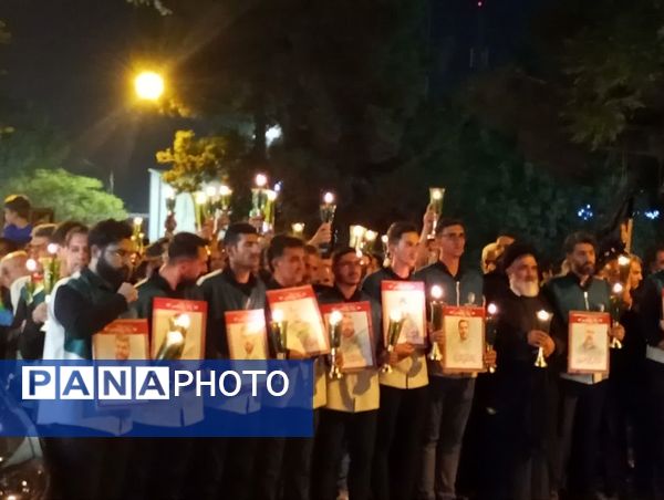 مراسم عزای شام غربت هشتمین آفتاب دل ها، همراه با آیین شمع‌گردانی 