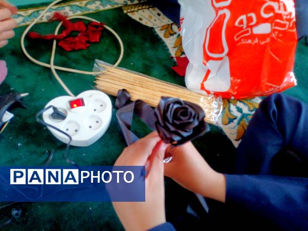 آموزش ساخت گل روبانی در دبیرستان دخترانه فاطمیه