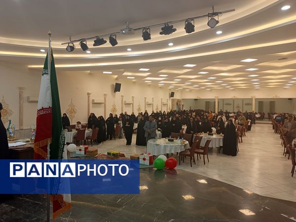  مجمع انجمن اولیا و مربیان در  دبیرستان شاهد ارض اقدس 