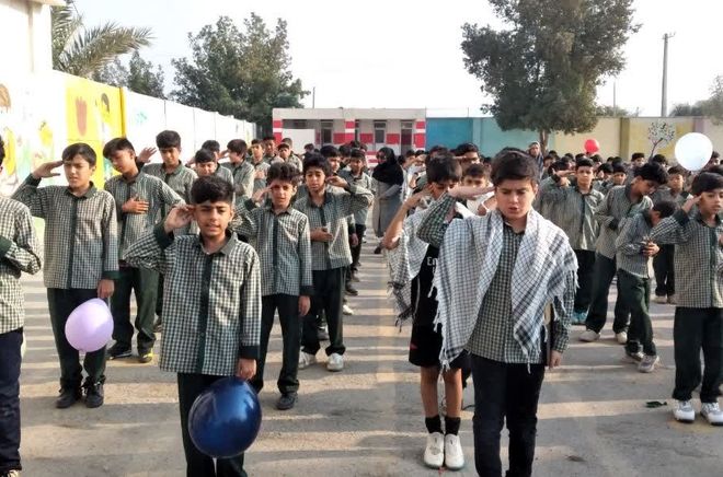 گرامیداشت روز دانش‌آموز در مدرسه رهپویان شهدای خلیج‌فارس میناب