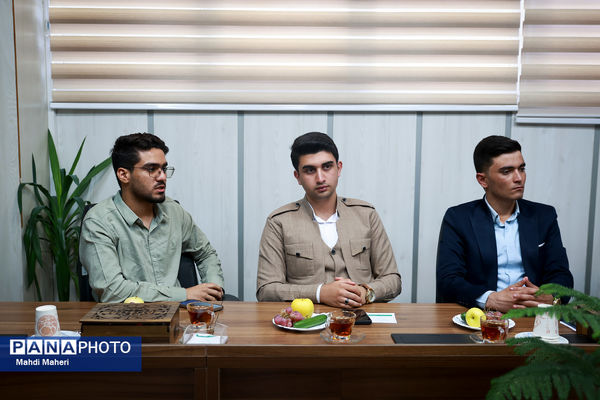 نشست هیات رئیسه دوازدهمین دوره مجلس دانش‌آموزی با معاون پرورشی و فرهنگی وزیر آموزش و پرورش