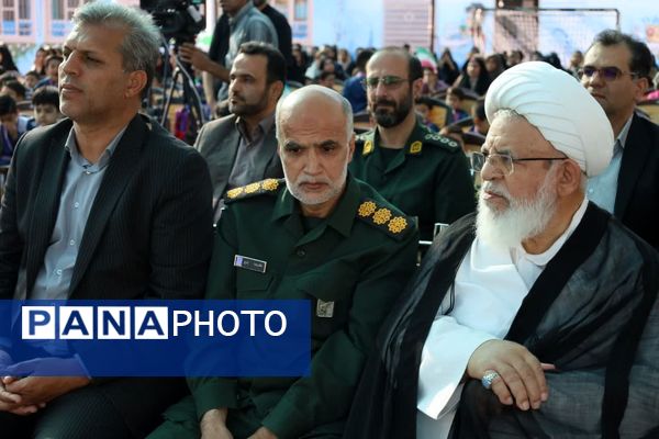 نواخته شدن زنگ شکوفه‌ها در دبستان محمد مهدی صالحی یزد