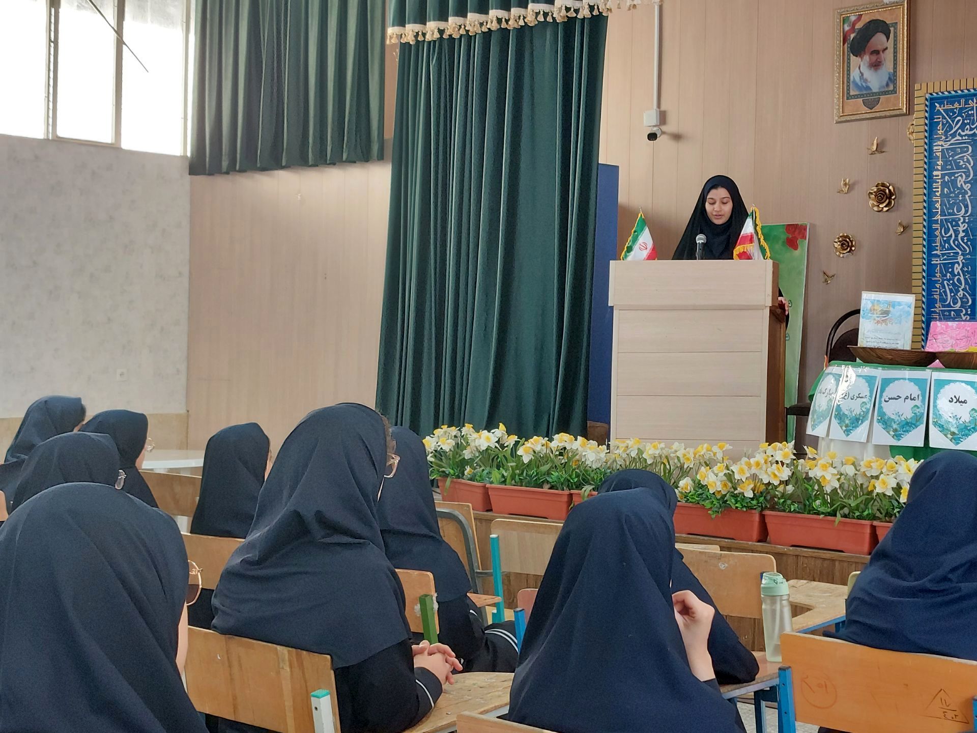 جشن ولادت امام حسن عسکری(ع) در دبیرستان شاهد شهید کلانتری ناحیه 1 کرج 