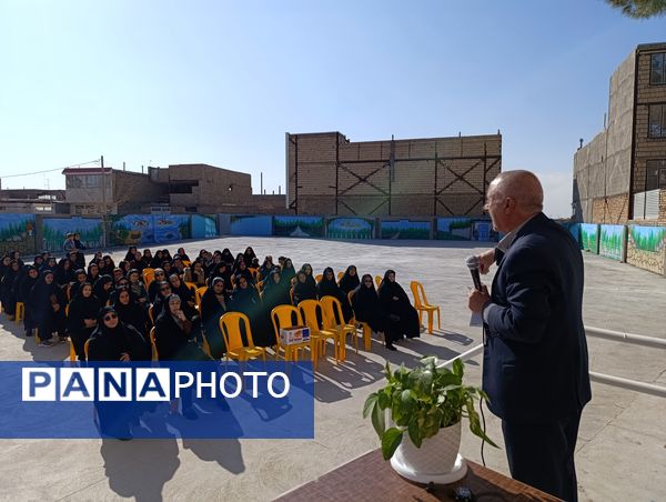 جلسه انجمن اولیا و مربیان آموزشگاه نمونه دولتی مرحوم طاووسی