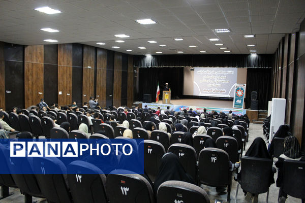 اختتامیه کلاس‌های تابستانی و تقدیر از برگزیدگان فرهنگی و قرآنی در گرمه