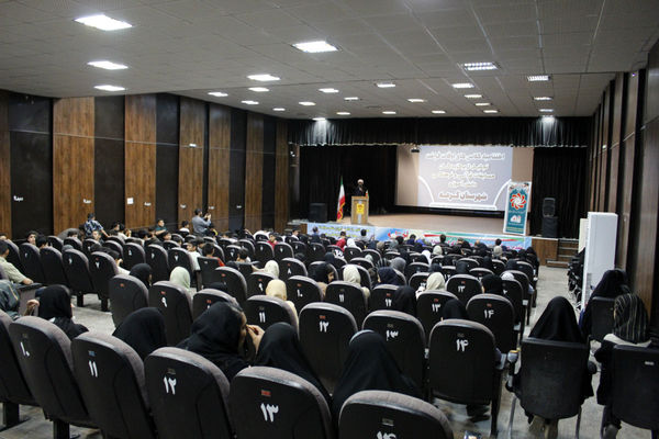 اختتامیه کلاس‌های تابستانی و تقدیر از برگزیدگان فرهنگی و قرآنی در گرمه