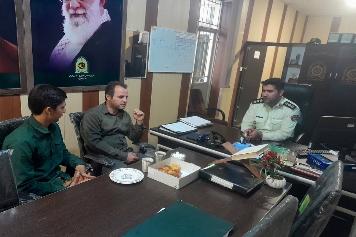  مربیان کانون پرورش فکری در قهاوند هفته دفاع مقدس را به مدافعان امنیت تبریک گفتند