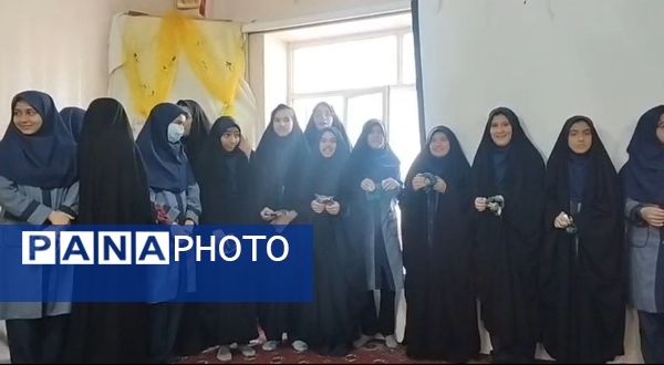 جشن روز مادر و ولادت حضرت زهرا (س) در دبیرستان شاهد تکتم ناحیه ۳