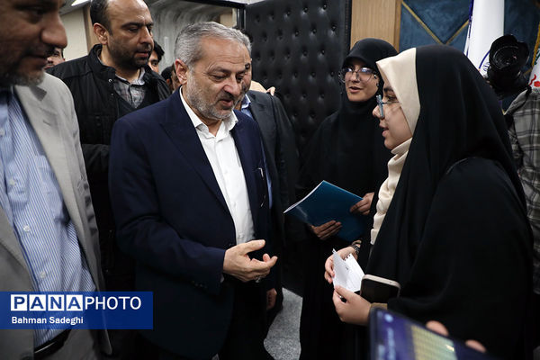 نشست صمیمی وزیر آموزش و پرورش با مدال آوران المپیادهای علمی