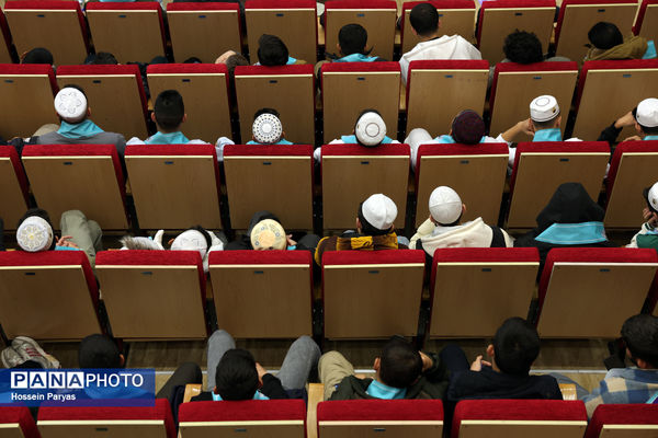 مراسم آموزش کاروان‌های عمره دانش‌آموزی به دانش‌آموزان عازم سرزمین وحی