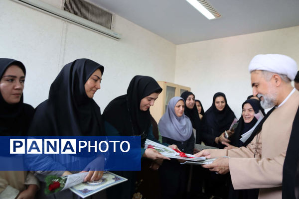طرح سپاس معلم در مدارس شهرستان اسلامشهر با حضور مسئولین شهرستان