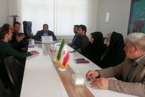 نشست اعضای بهداشت روان در آموزش و پرورش نورآباد برگزار شد