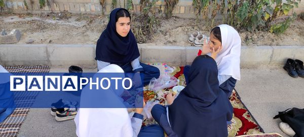 نهار سالم به مناسبت روز جهانی غذا و پوکی استخوان در مدرسه شهید خاقانی شیروان