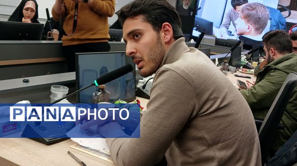 دیدار دانشجویان دانشگاه آزاد با نماینده مجلس شورای اسلامی در کرج 