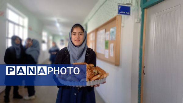 دانش‌آموزان دبیرستان حاج رحمت‌اله شیروانی در سوگ حضرت فاطمه زهرا(س)