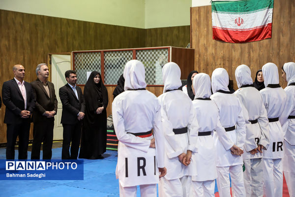 تمرین تیم ملی تکواندو دختران اعزامی به المپیک دانش‌آموزی