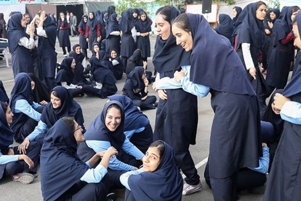 روابط عاطفی، دانش‌آموزان را در برابر مشکلات زندگی صبورتر می‌کند