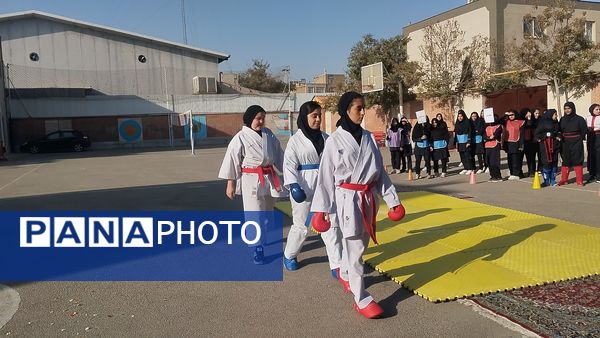 المپیاد ورزشی در مدرسه هوشیار ناحیه یک مشهد