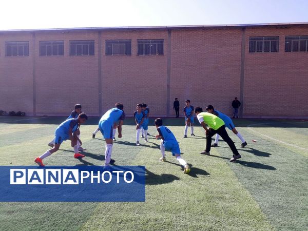 برگزاری مسابقات فوتبال به مناسبت ایام فاطمیه در خلیل آباد 