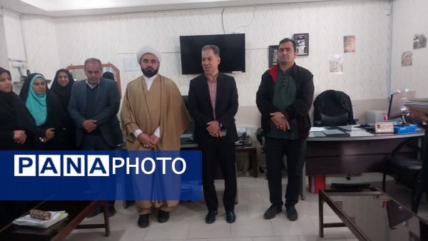 چهارشنبه متفاوت با حضور مدیر آموزش و پرورش ناحیه یک در دبیرستان عفت