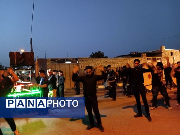عزاداری هیئت زنجیر زنی روستای نقاب در شب شهادت امام رضا(ع)