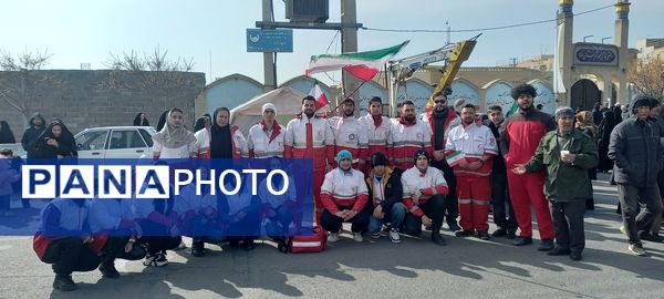 مردم غیور ملارد با حضور پرشور خود در راهپیمایی ۲۲ بهمن، ثابت کردند که همچنان پای انقلاب اسلامی ایستاده‌اند.