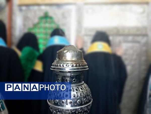 خادمان کوچک، ارادت بی کران