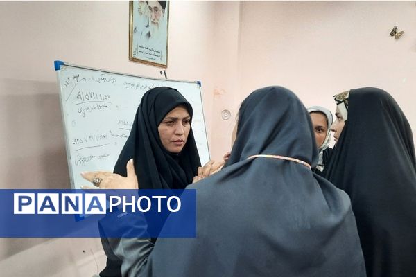  جلسه انجمن اولیا و مربیان در دبیرستان فرهنگیان ناحیه ۷مشهد 