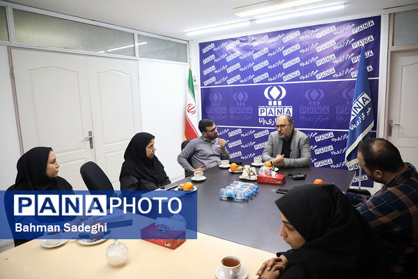 بازدید مدیرکل دفتر برنامه‌ریزی و آموزش هنری وزارت فرهنگ و ارشاد از خبرگزاری پانا