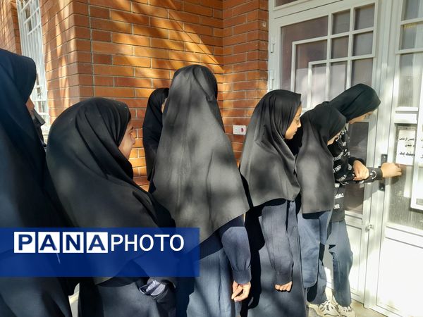 انتخابات شورای دانش آموزی در دبیرستان مادرمهربان خلیل آباد