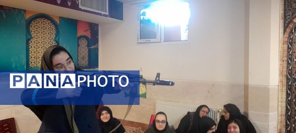 آموزش عملی آمادگی دفاعی در دبیرستان فرزانگان استعداد درخشان ملارد