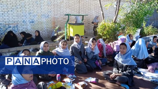 سیزده آبان در قاب مدرسه 