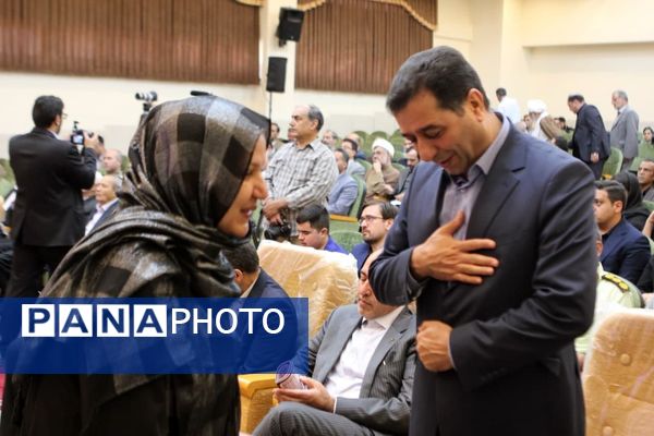 آیین کلنگ‌زنی ۱۶ مدرسه خیرساز در کاشان؛ مشارکت مردمی، حمایت دولتی