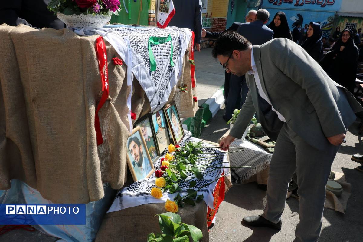 آیین بازگشایی مدارس و نواختن زنگ مهر ایثار و شهادت در ناحیه ۶ مشهد 