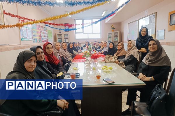 تجلی محبت و قدردانی از زحمات معلمان  در جشن سپاس معلم مدارس شهرستان ملارد 