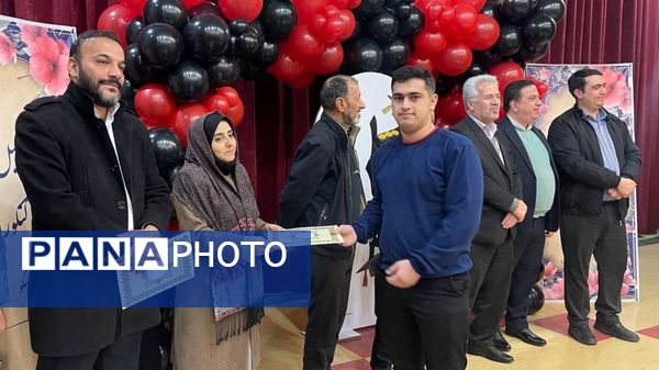  همایش تجلیل از نخبگان کنکور شهرستان اسکو 