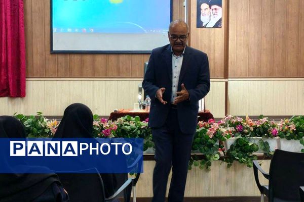 برگزاری کارگاه مشاوره به‌مناسبت هفته سلامت روان در ناحیه 2 شهرری 