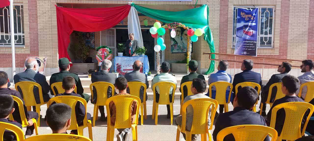 جشن عاطفه‌ها و مهربانی ؛ پاییز مدرسه ما بهاری شد