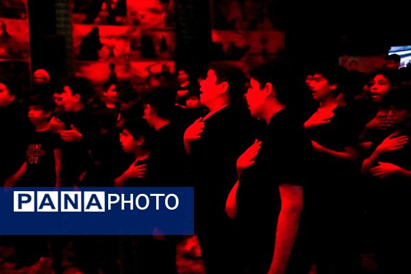 عزاداری دانش‌آموزان مشهدی در حسینیه فرهنگیان مشهد