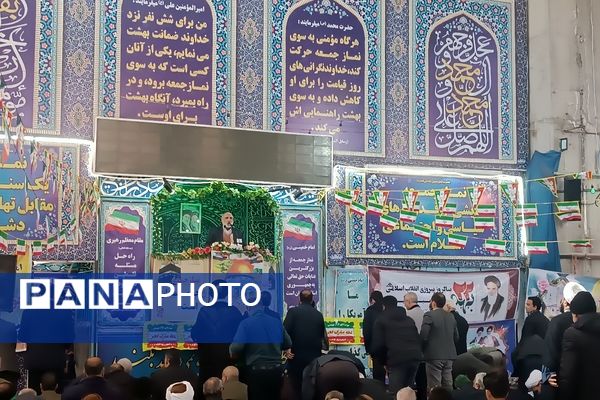 نماز عبادی و سیاسی جمعه در اولین روز از دهه فجر در نیشابور 