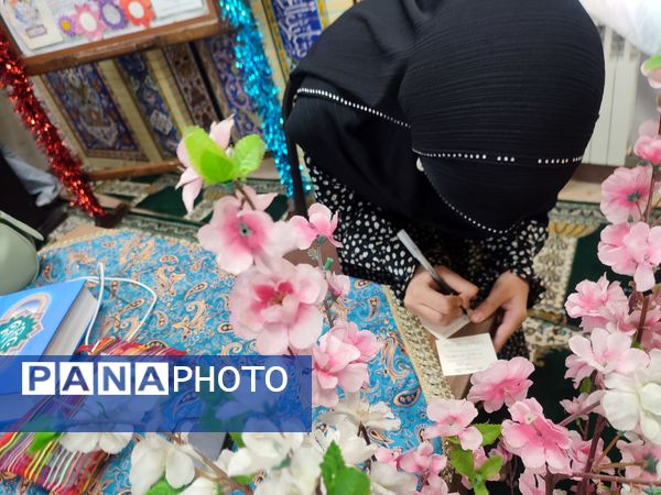 جشن میلاد بانوی صبر و شجاعت در دبیرستان شهید بهشتی