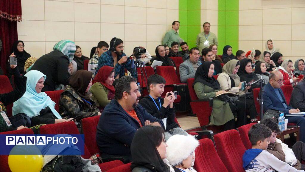 رقابت قصه گویان خراسانی در بیست و هفتمین جشنواره بین المللی قصه گویی 