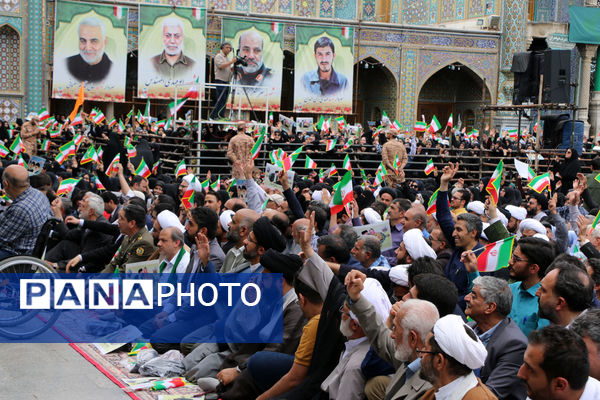 حضور پرشور نوجوانان قمی در آیین استقبال از رئیس جمهوری 