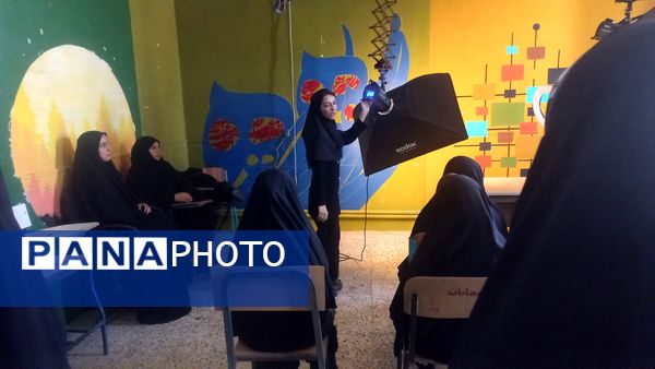 برگزاری هفته دوم دوره آموزشی فصل رویش در هنرستان ثمین