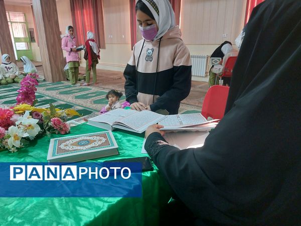 برگزاری مسابقات قرآن عترت و نماز در مدرسه شاهد حضرت معصومه (س)