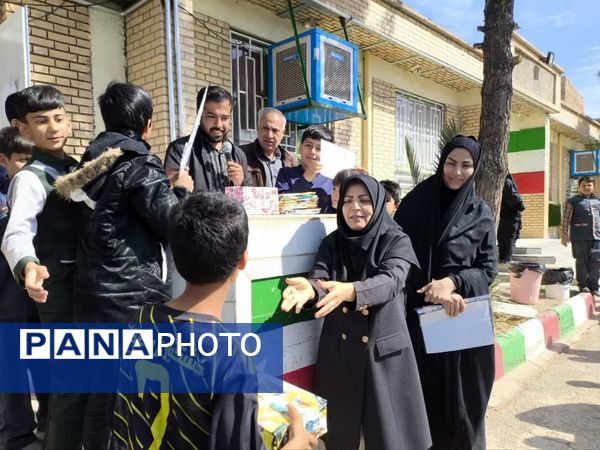 برگزاری مراسم تقدیر واهدای جایزه به دانش آموزان دبستان شهید پسندیده فدافن