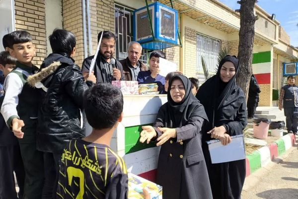 برگزاری مراسم تقدیر واهدای جایزه به دانش آموزان دبستان شهید پسندیده فدافن