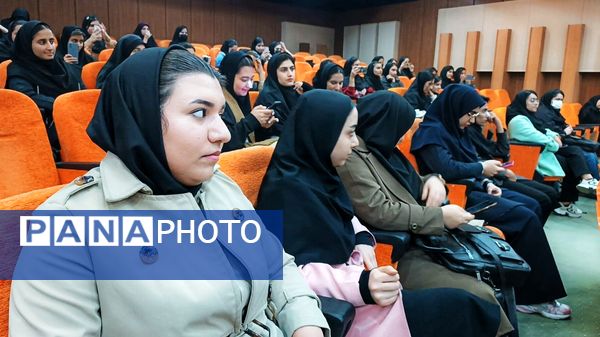 برگزاری محفل شعر در دانشگاه یاسوج